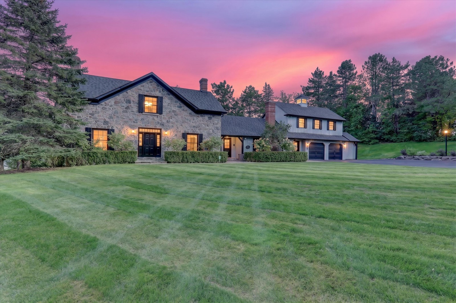 1 Island Lake Dr, Whitchurch-Stouffville, ON