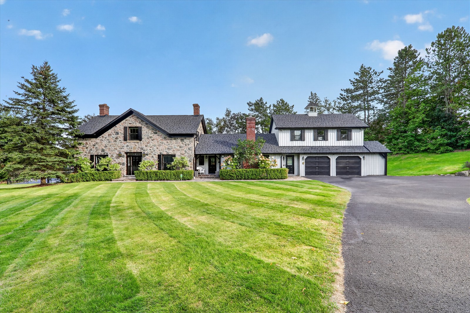 1 Island Lake Dr, Whitchurch-Stouffville, ON