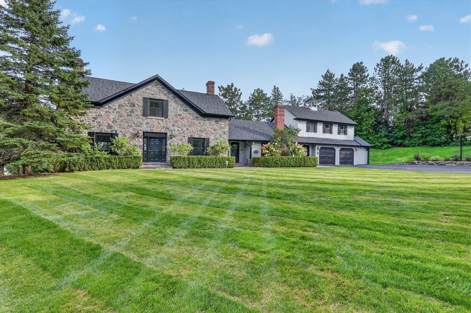 1 Island Lake Dr, Whitchurch-Stouffville, ON