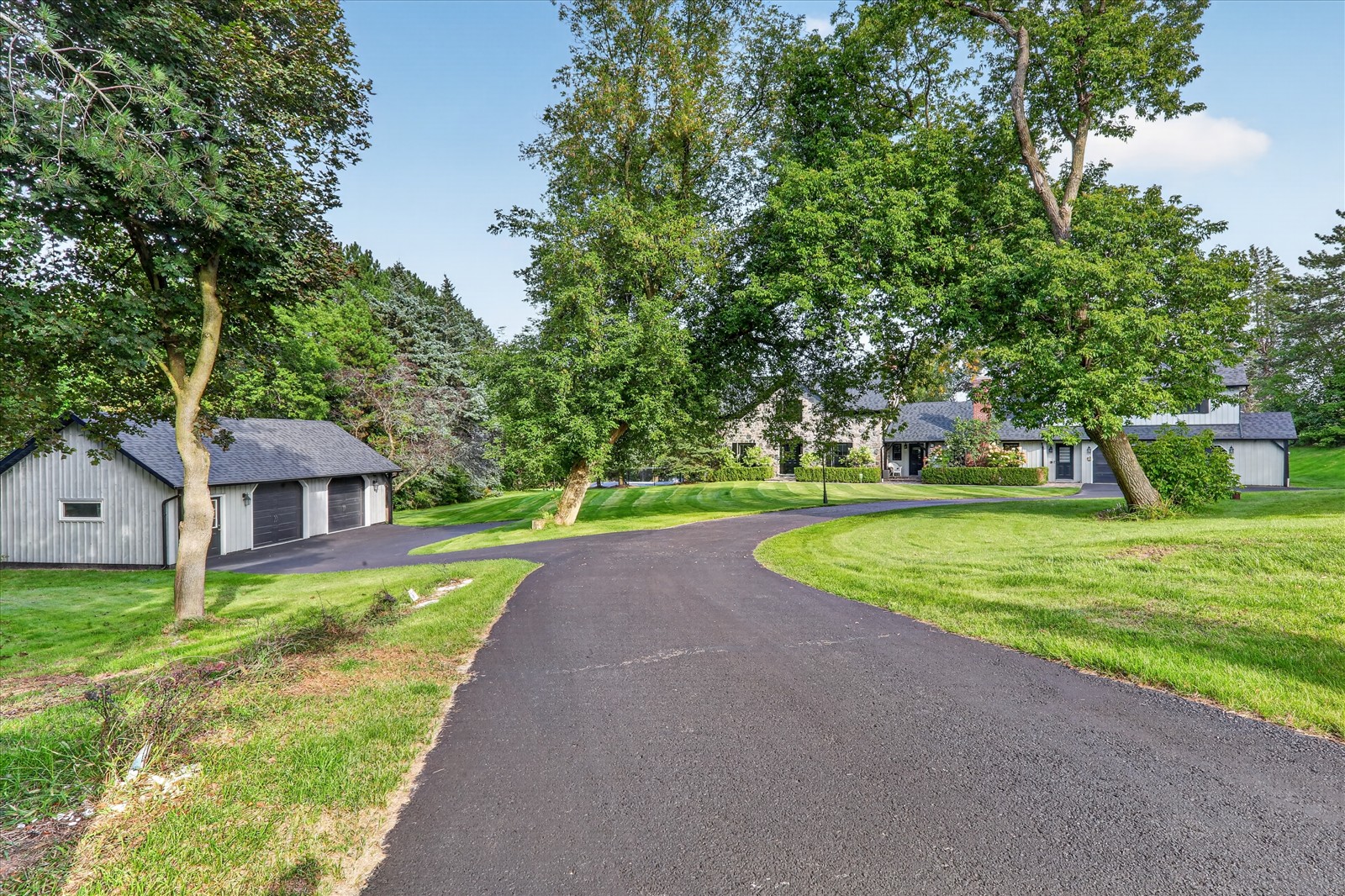 1 Island Lake Dr, Whitchurch-Stouffville, ON