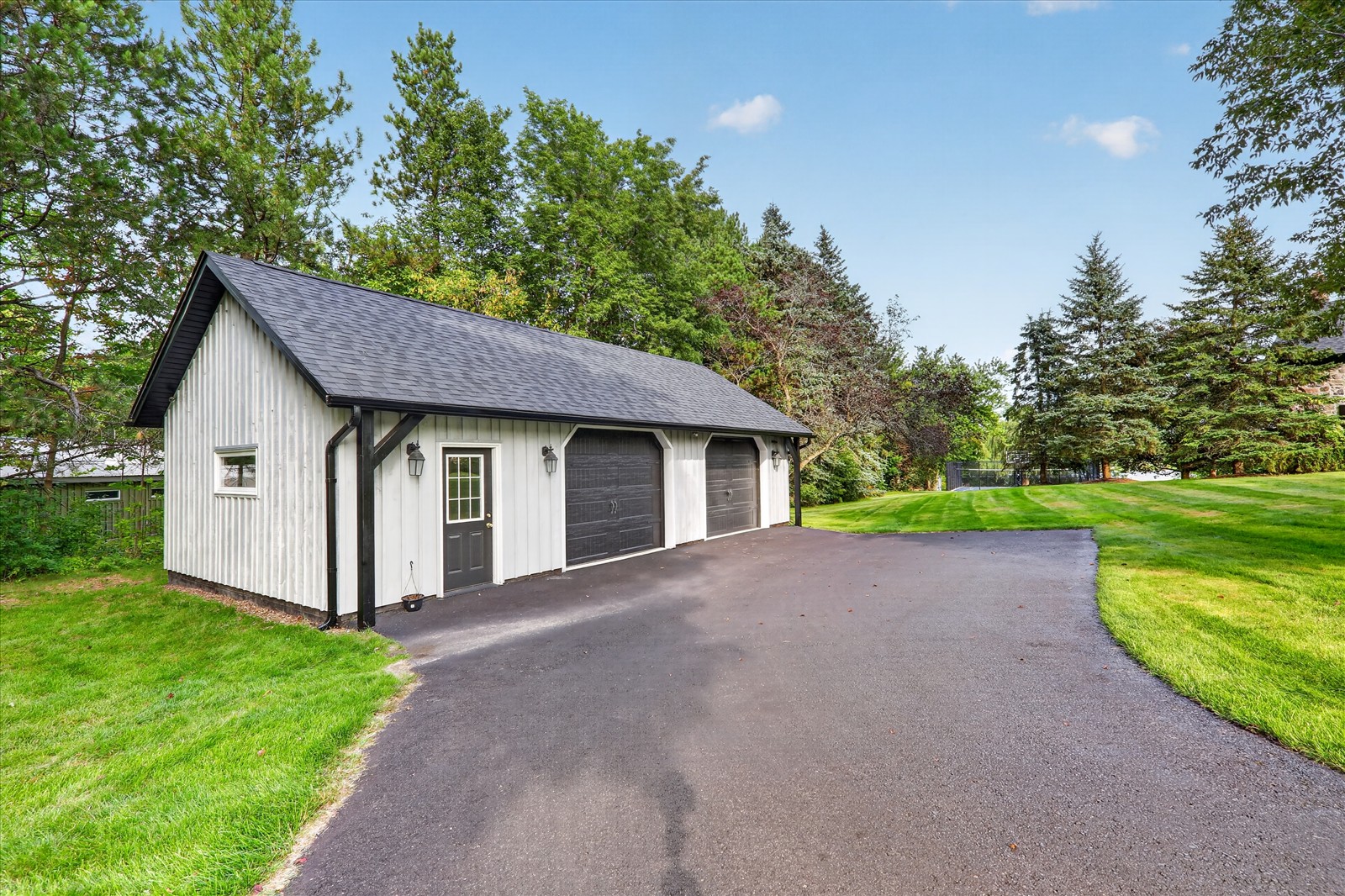 1 Island Lake Dr, Whitchurch-Stouffville, ON