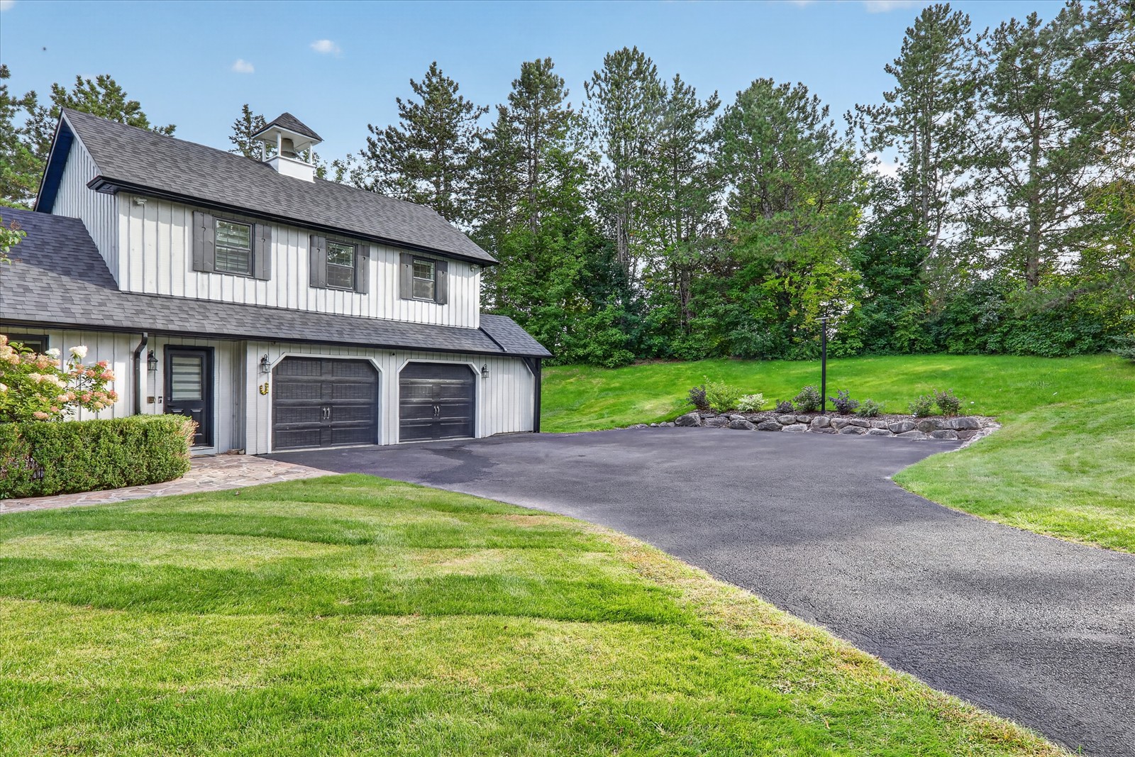 1 Island Lake Dr, Whitchurch-Stouffville, ON