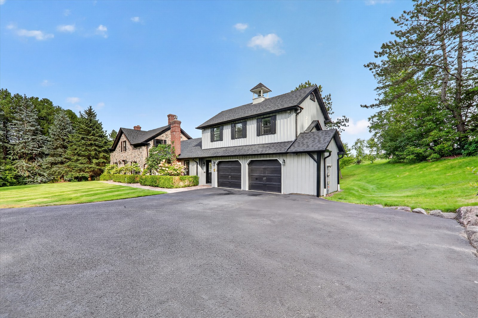 1 Island Lake Dr, Whitchurch-Stouffville, ON