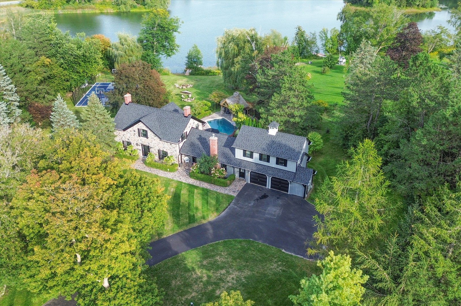 1 Island Lake Dr, Whitchurch-Stouffville, ON