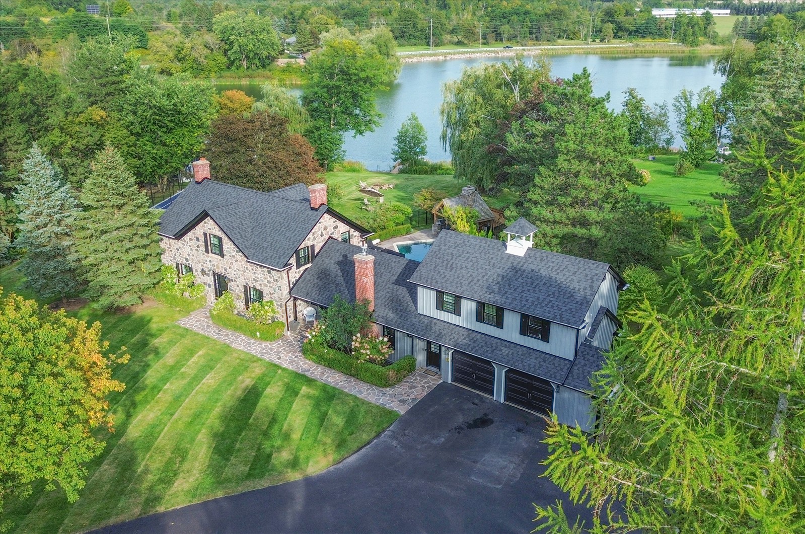 1 Island Lake Dr, Whitchurch-Stouffville, ON