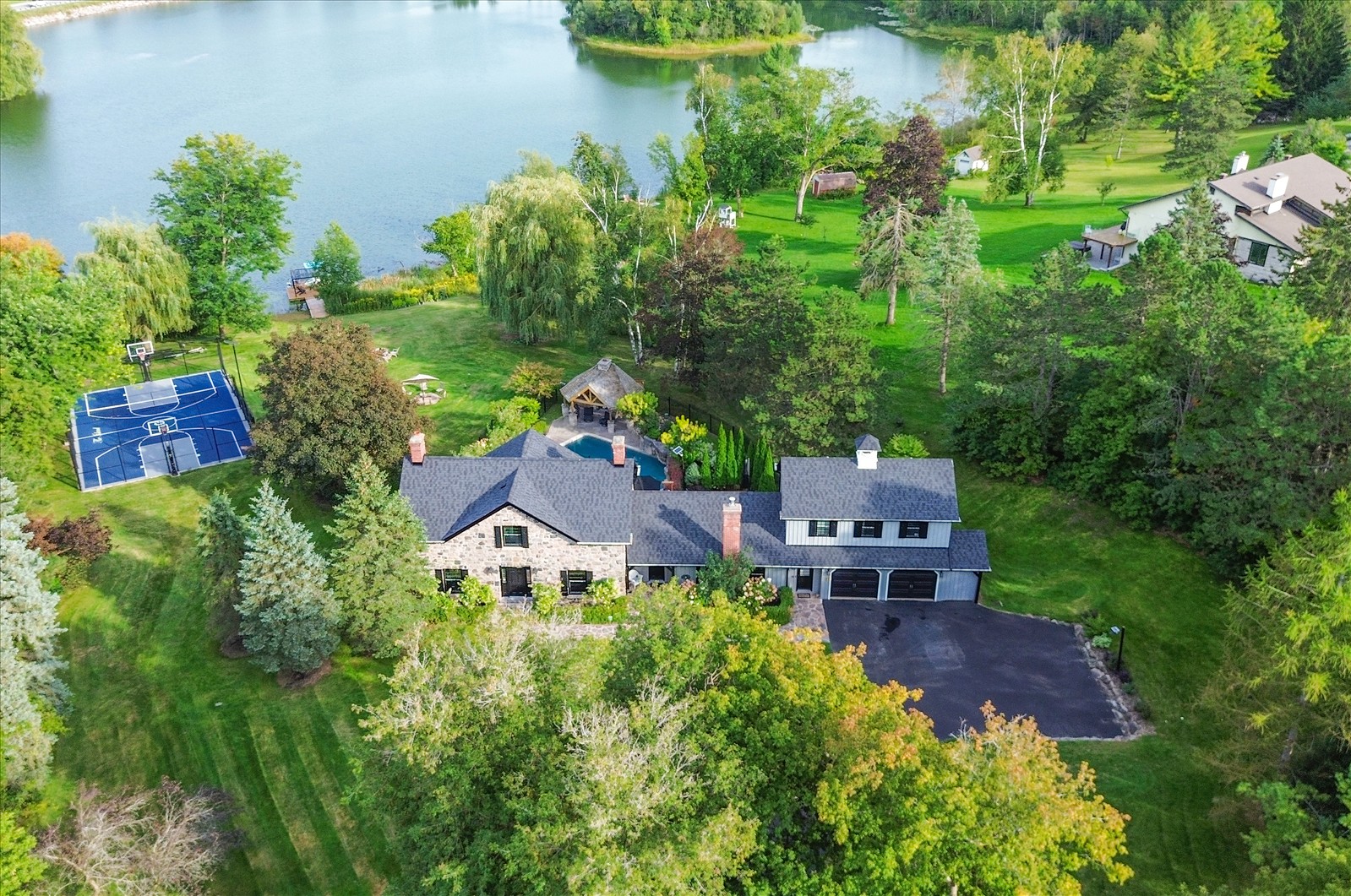 1 Island Lake Dr, Whitchurch-Stouffville, ON