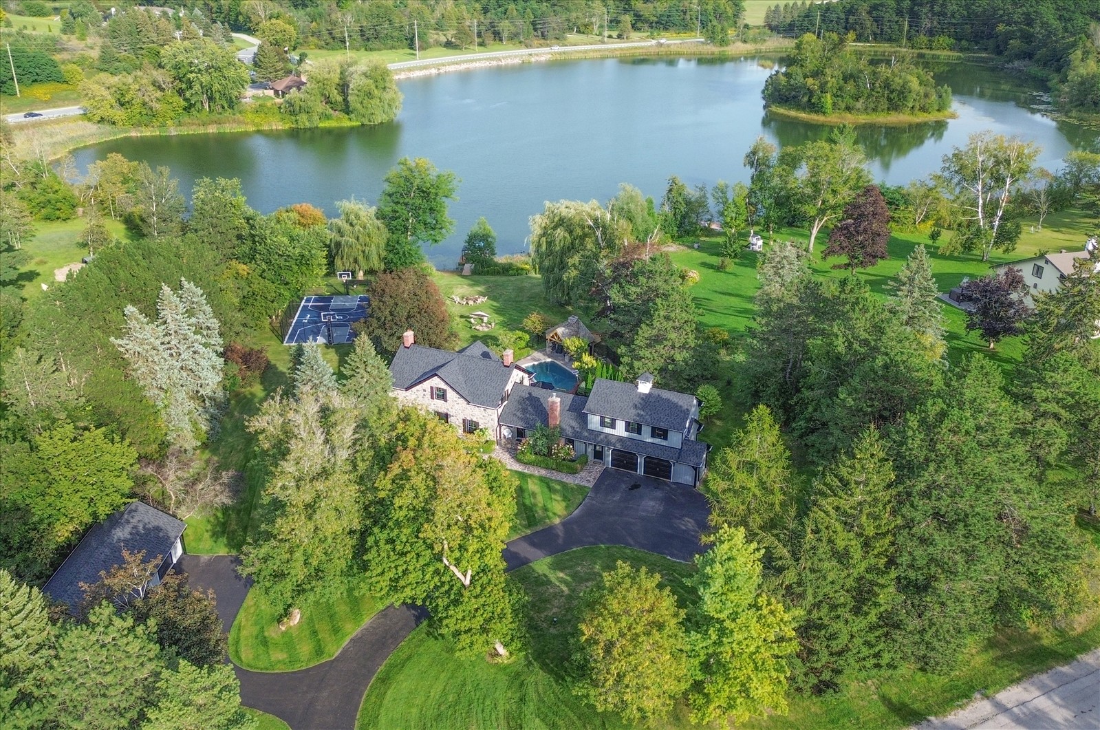 1 Island Lake Dr, Whitchurch-Stouffville, ON