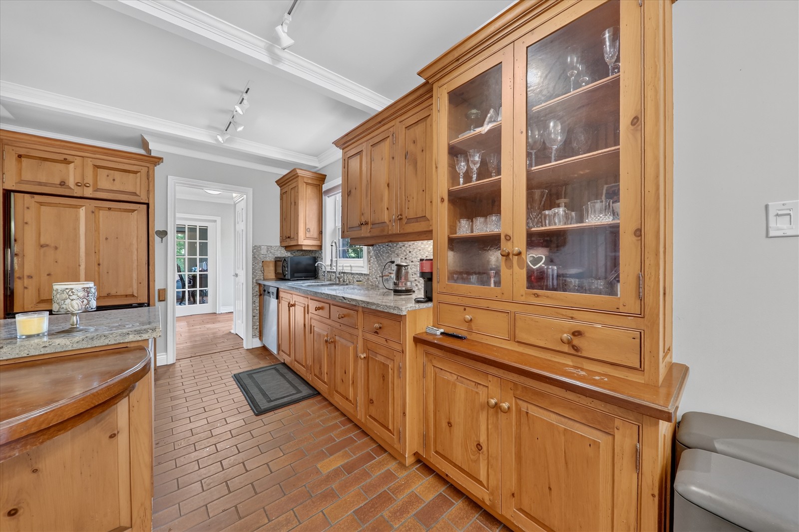 1 Island Lake Dr, Whitchurch-Stouffville, ON