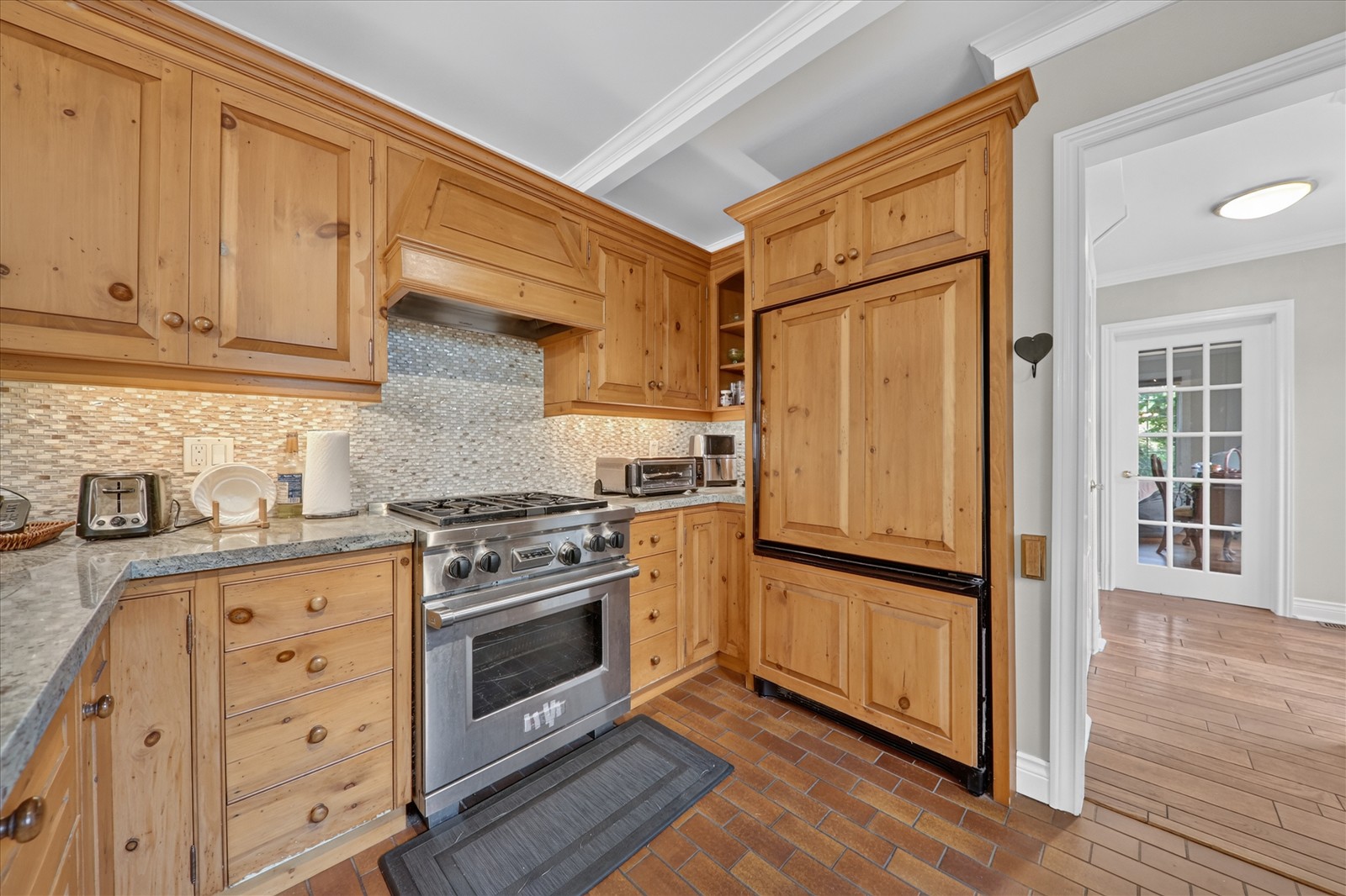 1 Island Lake Dr, Whitchurch-Stouffville, ON
