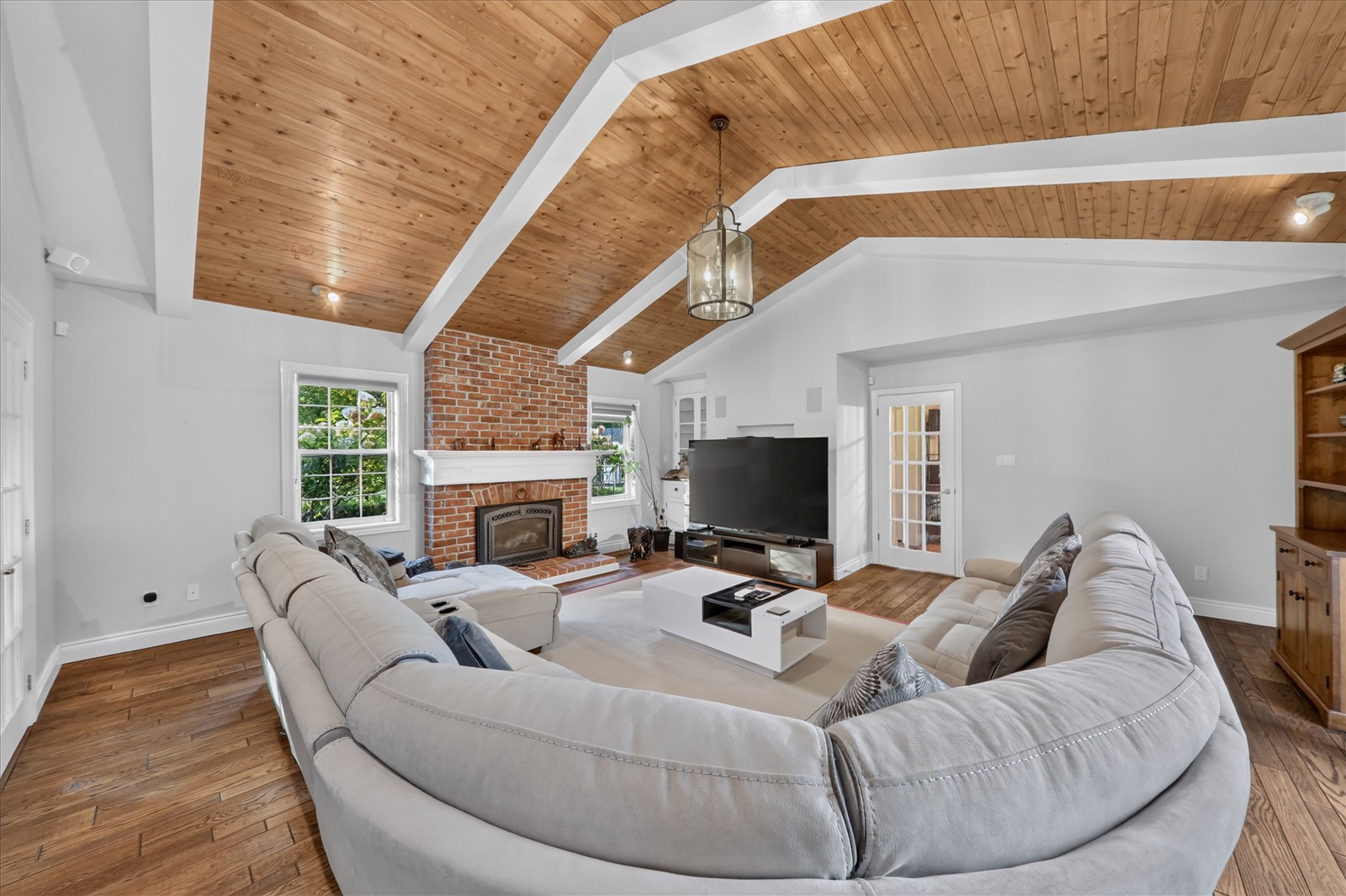 1 Island Lake Dr, Whitchurch-Stouffville, ON