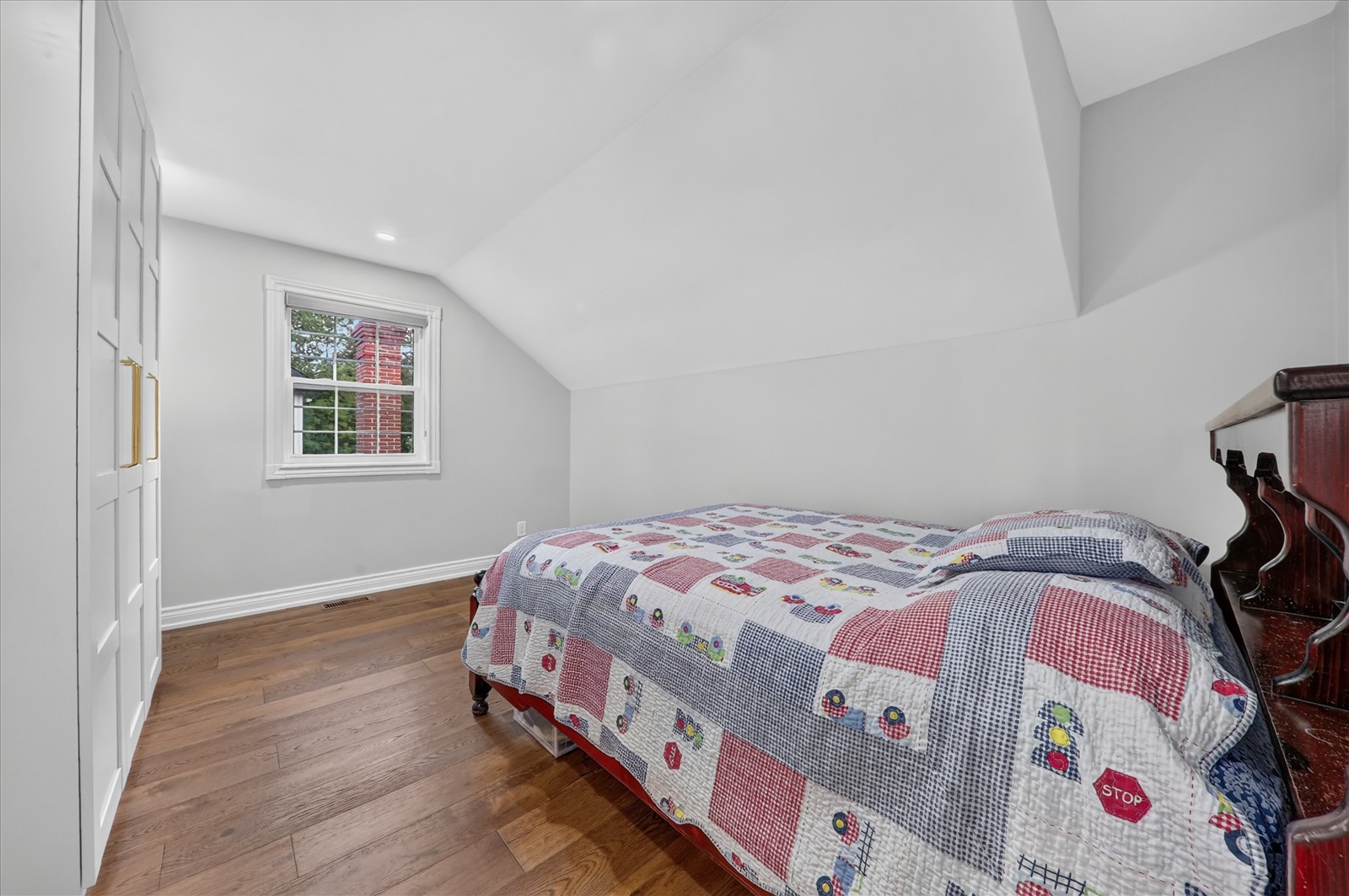 1 Island Lake Dr, Whitchurch-Stouffville, ON