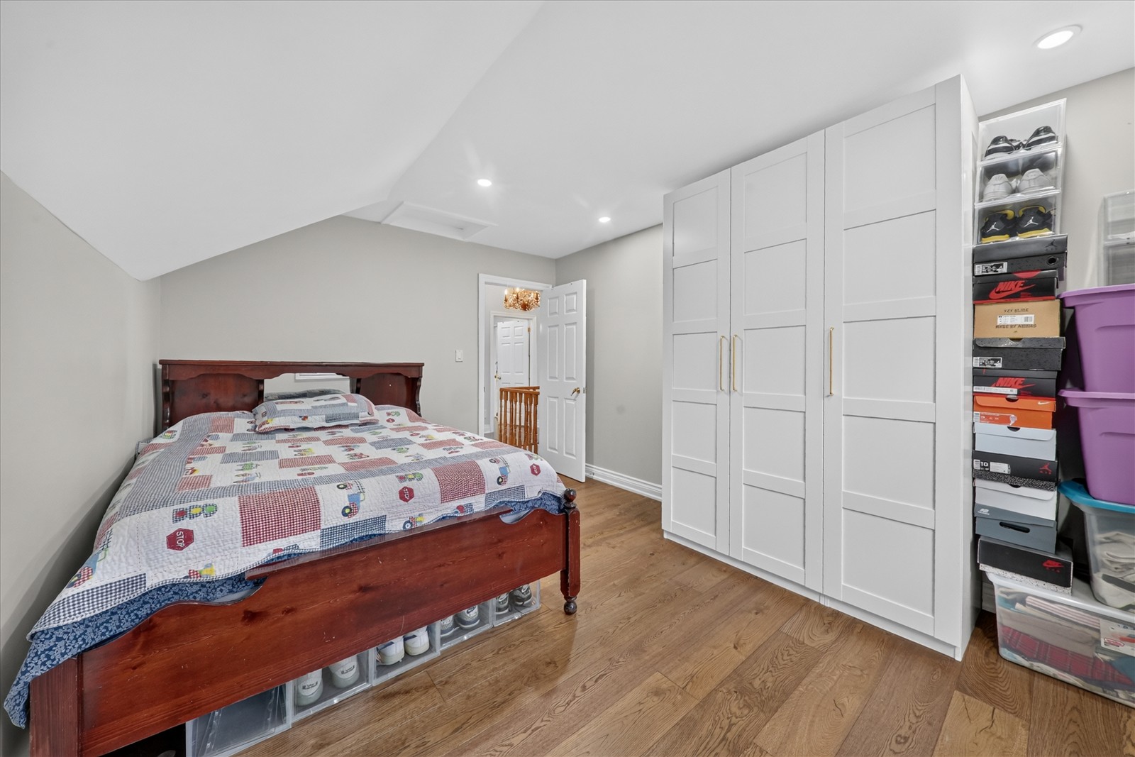 1 Island Lake Dr, Whitchurch-Stouffville, ON