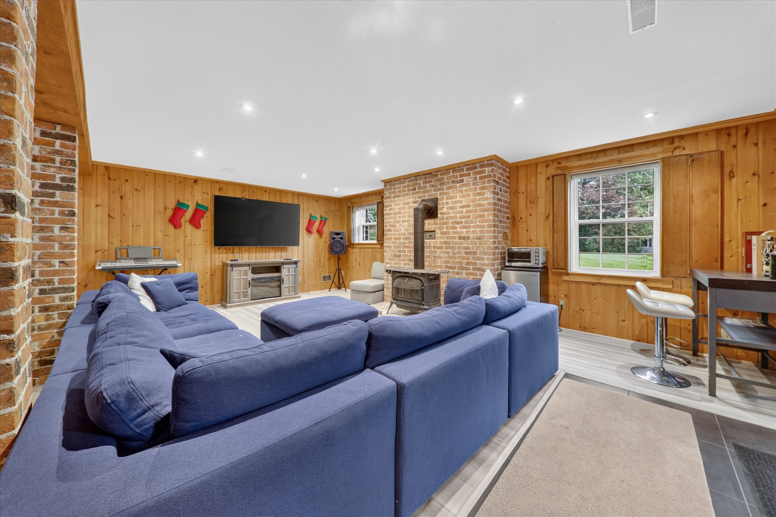 1 Island Lake Dr, Whitchurch-Stouffville, ON