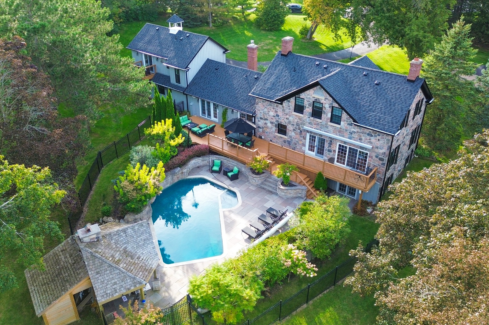 1 Island Lake Dr, Whitchurch-Stouffville, ON