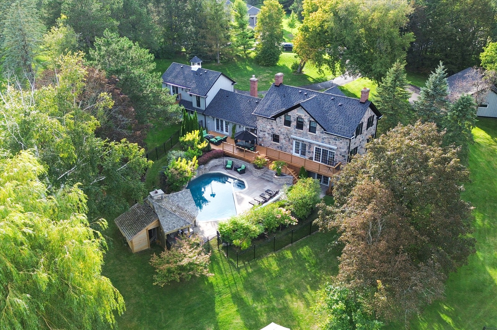 1 Island Lake Dr, Whitchurch-Stouffville, ON