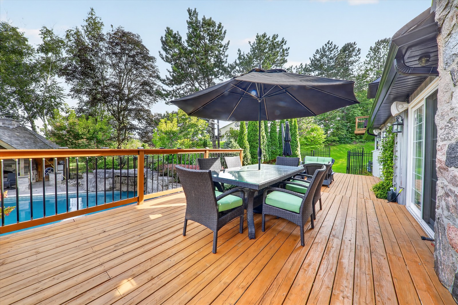 1 Island Lake Dr, Whitchurch-Stouffville, ON