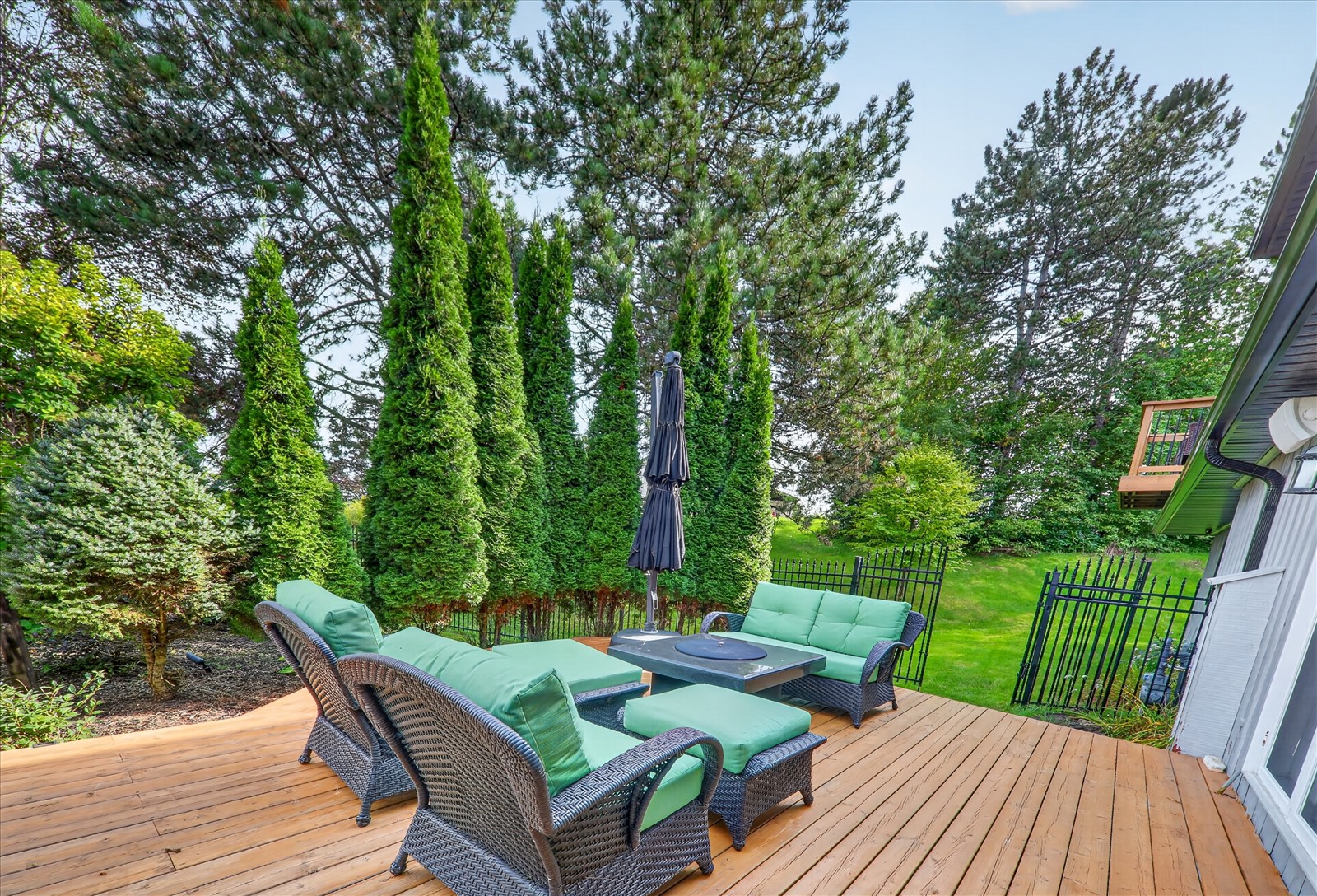 1 Island Lake Dr, Whitchurch-Stouffville, ON
