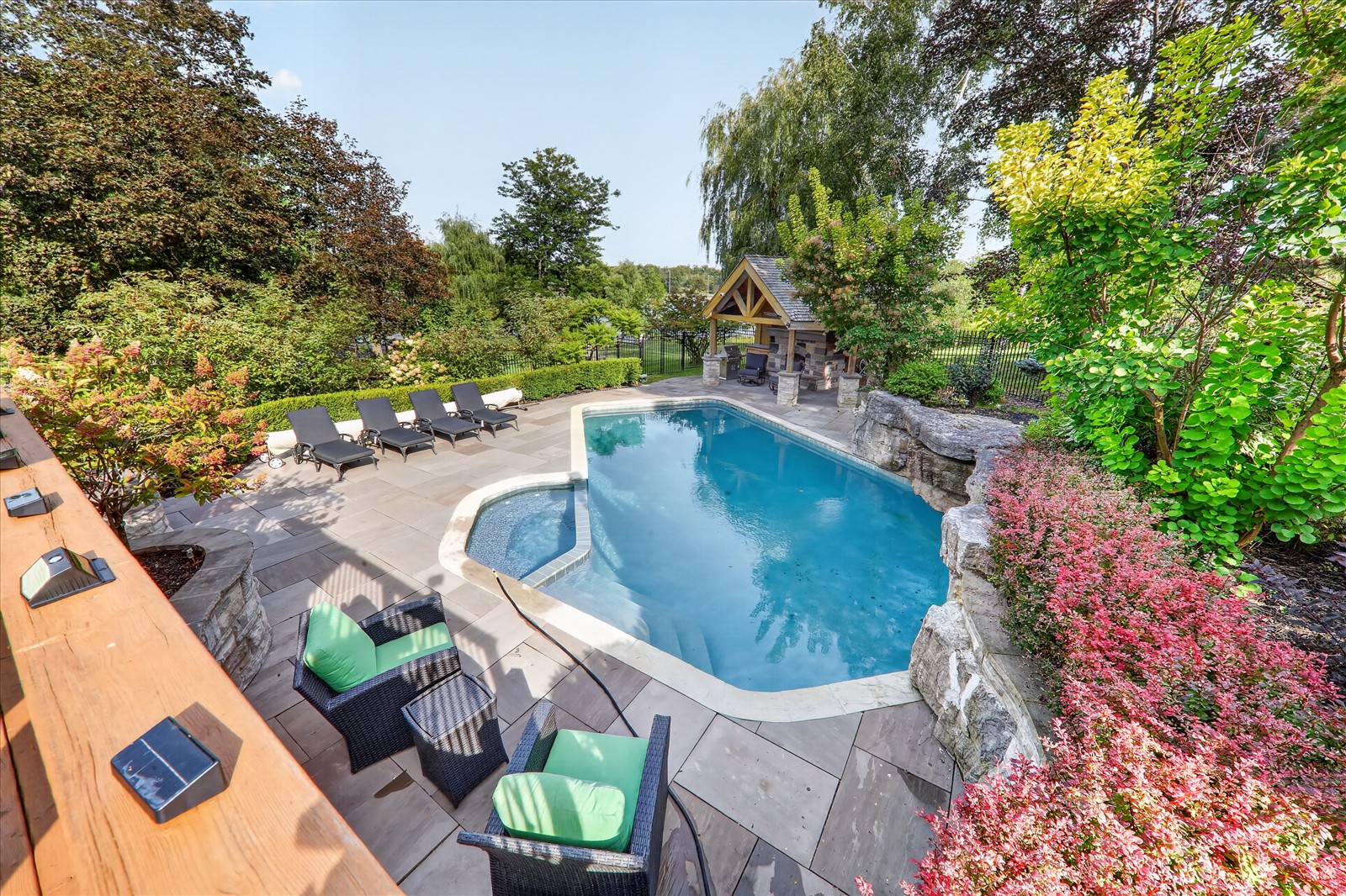 1 Island Lake Dr, Whitchurch-Stouffville, ON