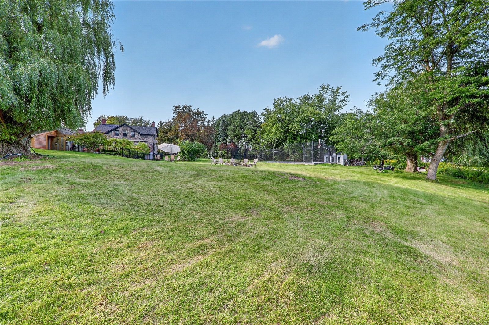 1 Island Lake Dr, Whitchurch-Stouffville, ON