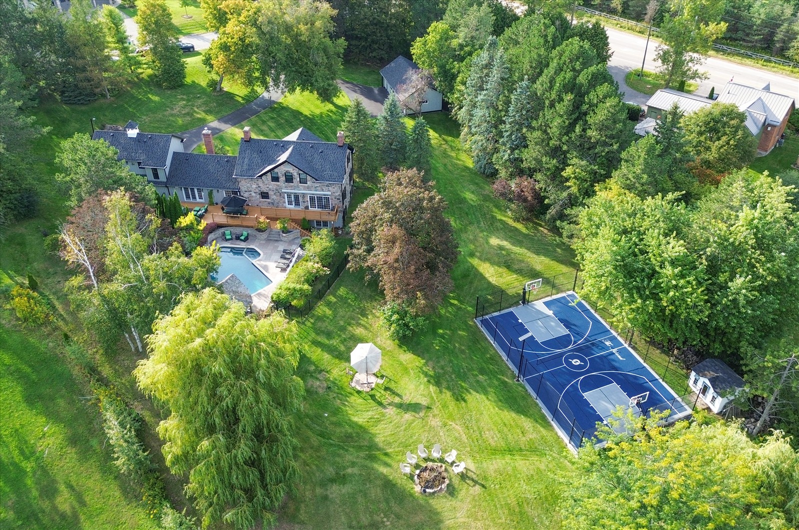 1 Island Lake Dr, Whitchurch-Stouffville, ON