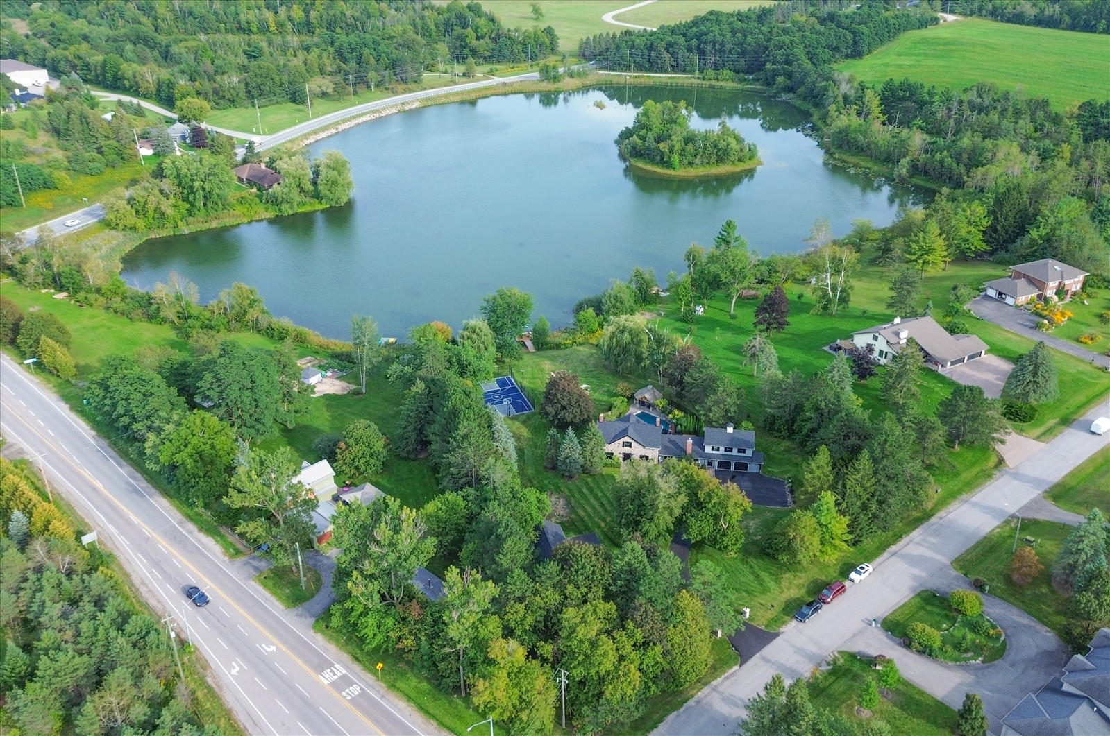1 Island Lake Dr, Whitchurch-Stouffville, ON