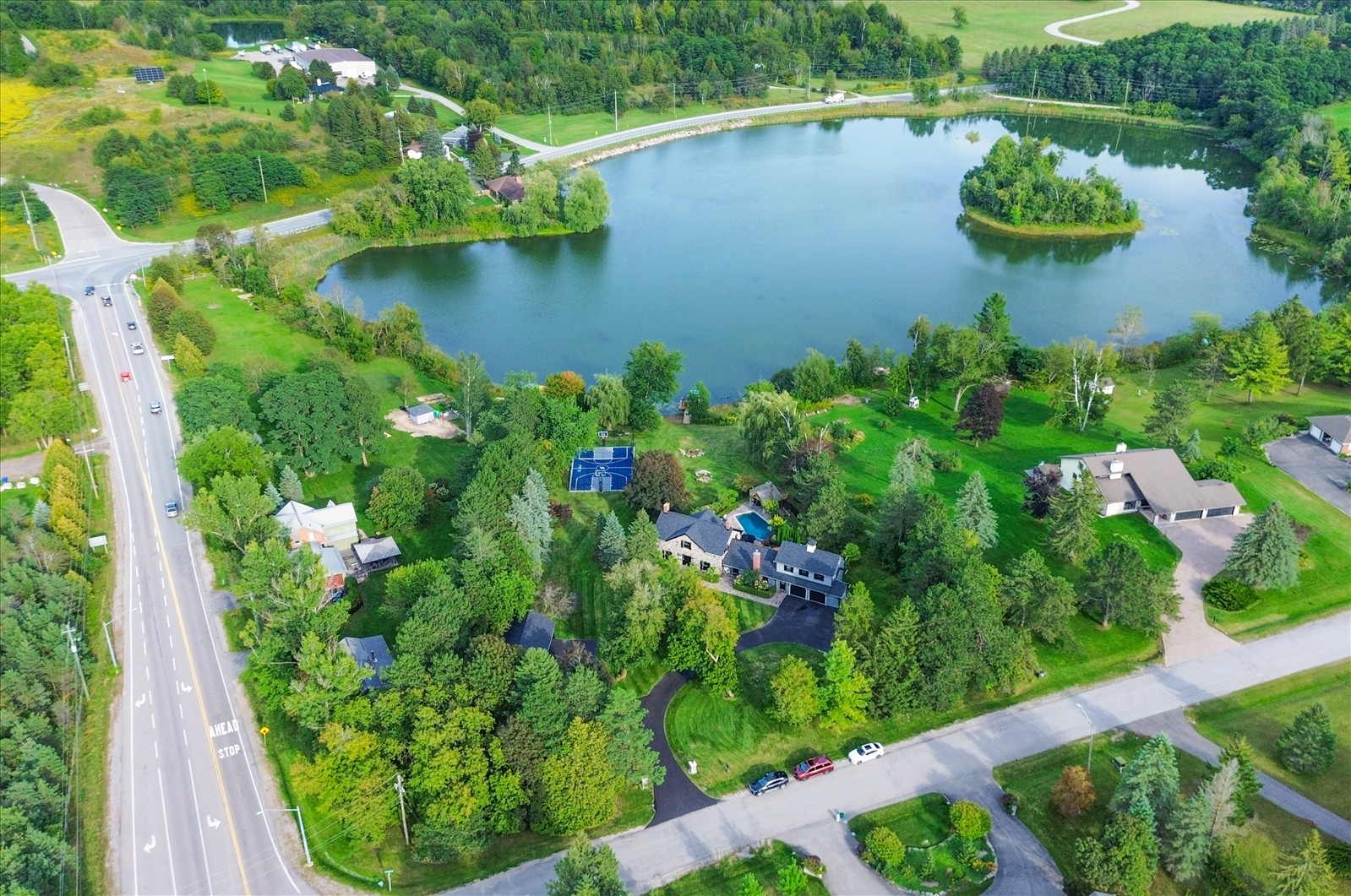 1 Island Lake Dr, Whitchurch-Stouffville, ON